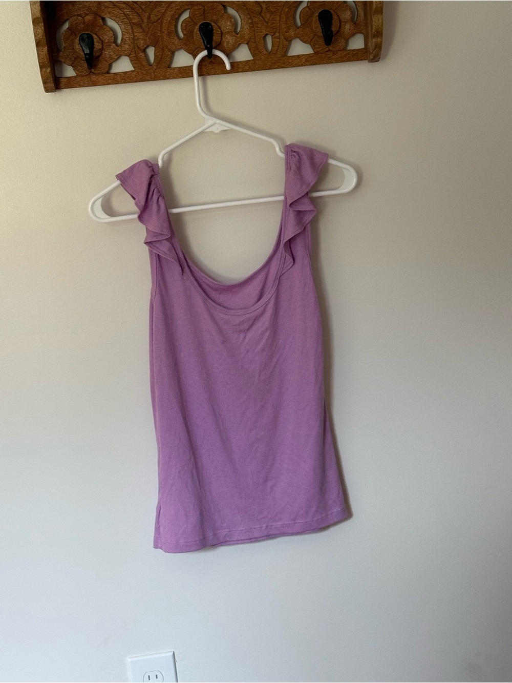 GAP Ribbed Ruffled Shoulder Tank Tops - Picture 7 of 12